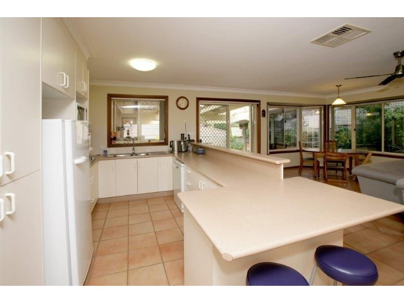 2/1 Kincora Pl, Bourkelands NSW 2650