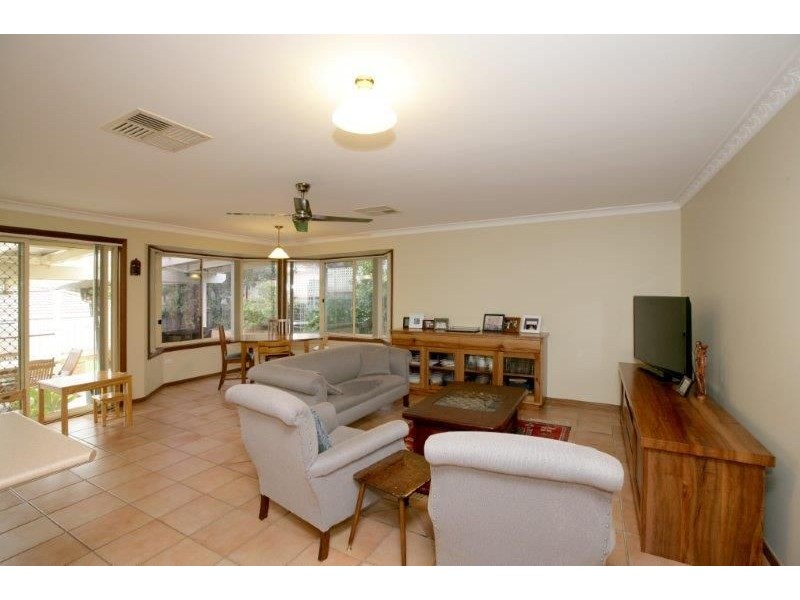 2/1 Kincora Pl, Bourkelands NSW 2650