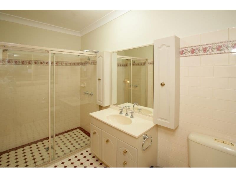 2/1 Kincora Pl, Bourkelands NSW 2650