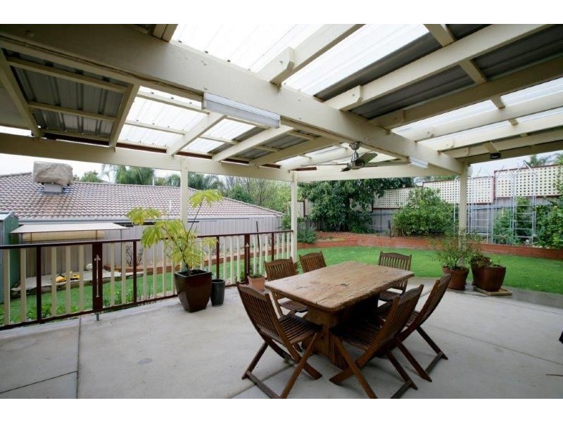 2/1 Kincora Pl, Bourkelands NSW 2650