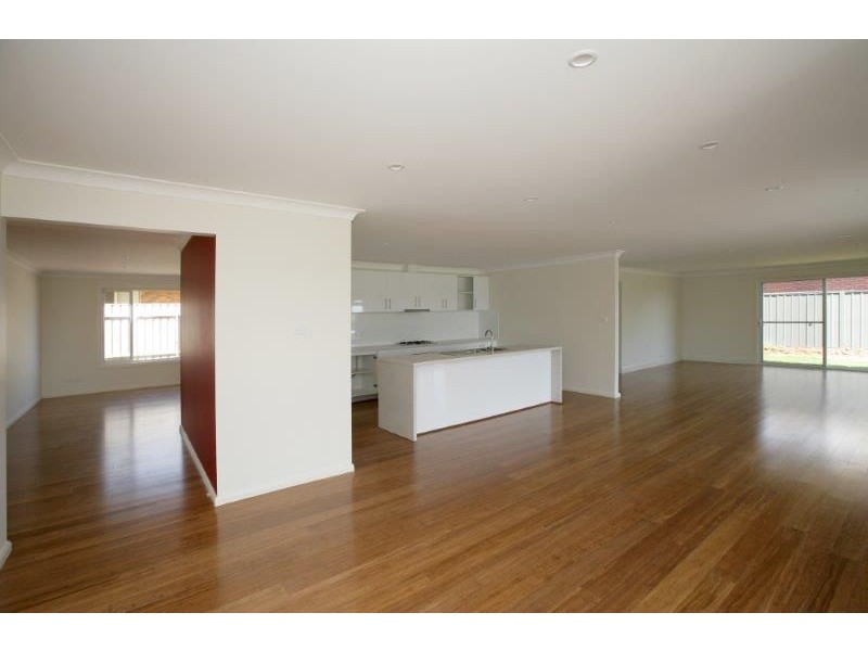 6 Vaughan St, Junee NSW 2663