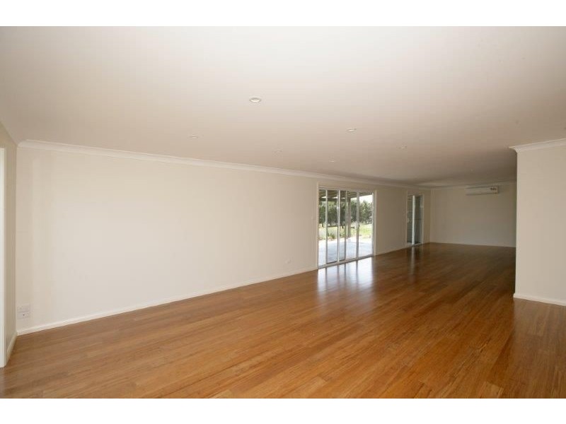 6 Vaughan St, Junee NSW 2663