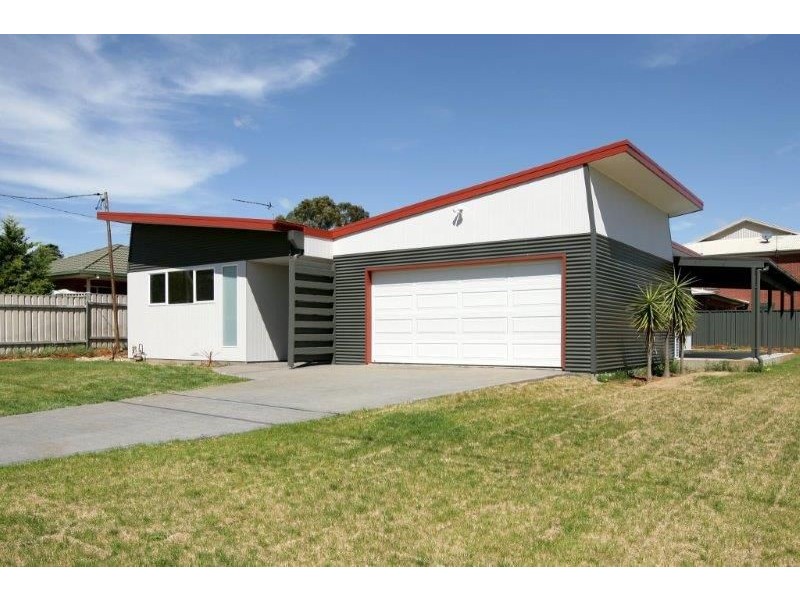 6 Vaughan St, Junee NSW 2663