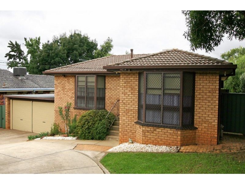 84 Stanley St, Kooringal NSW 2650