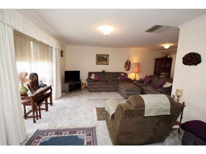 84 Stanley St, Kooringal NSW 2650