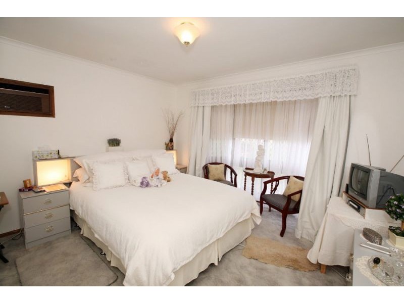 84 Stanley St, Kooringal NSW 2650