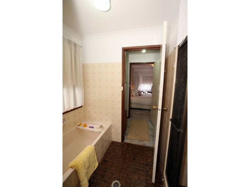 84 Stanley St, Kooringal NSW 2650