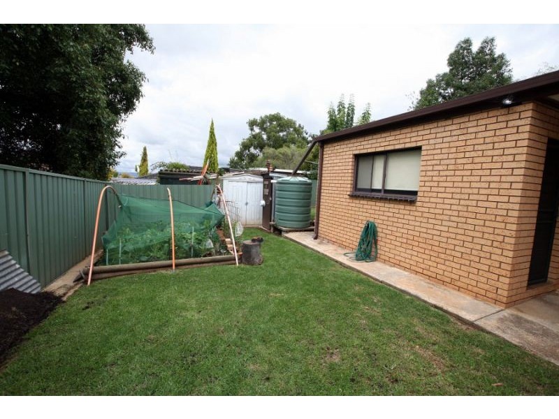 84 Stanley St, Kooringal NSW 2650