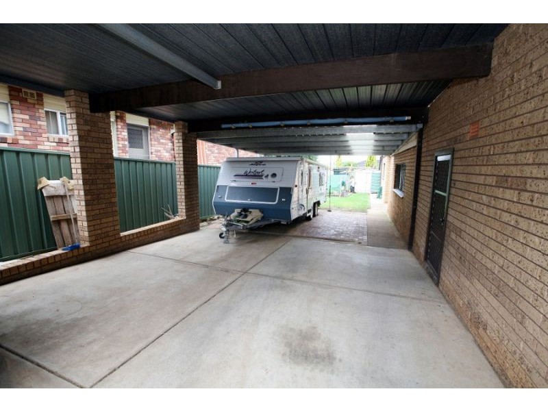 84 Stanley St, Kooringal NSW 2650