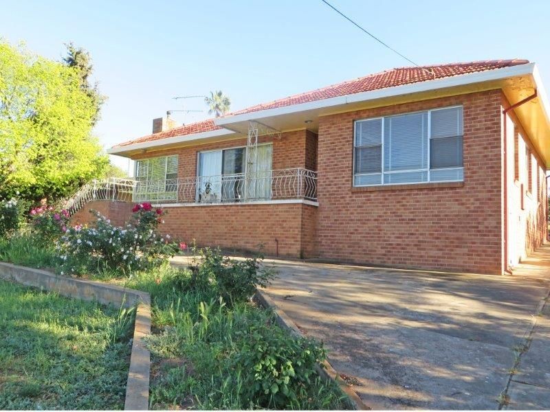 27 Prince St, Junee NSW 2663