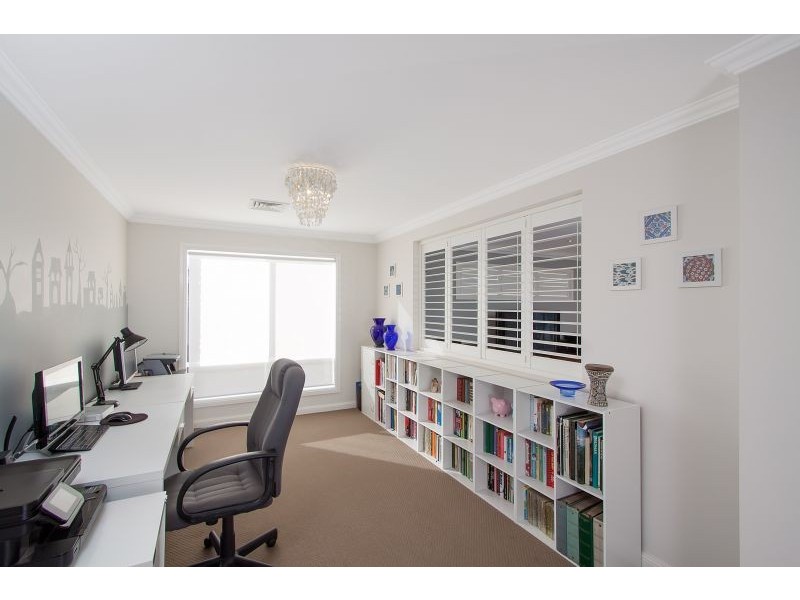 5 Greenway Street, Lloyd NSW 2650