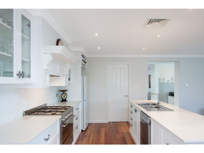 5 Greenway Street, Lloyd NSW 2650