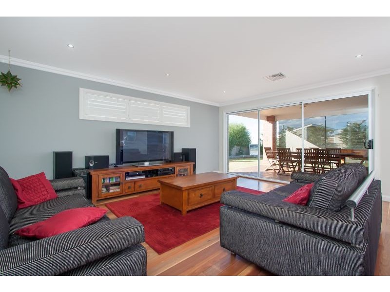 5 Greenway Street, Lloyd NSW 2650