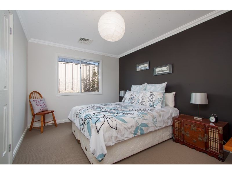 5 Greenway Street, Lloyd NSW 2650