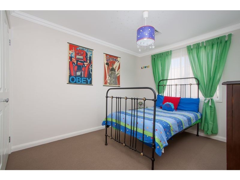 5 Greenway Street, Lloyd NSW 2650