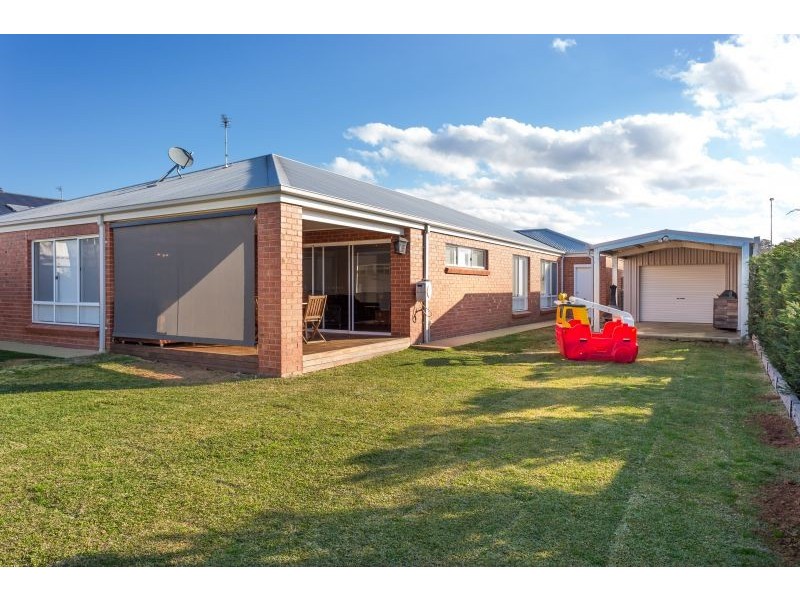 5 Greenway Street, Lloyd NSW 2650