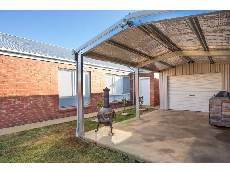 5 Greenway Street, Lloyd NSW 2650