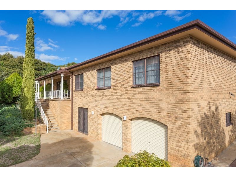 1 Amsterdam Crescent, Tolland NSW 2650