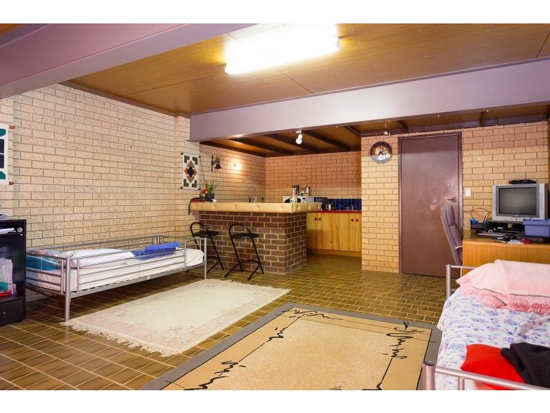 1 Amsterdam Crescent, Tolland NSW 2650