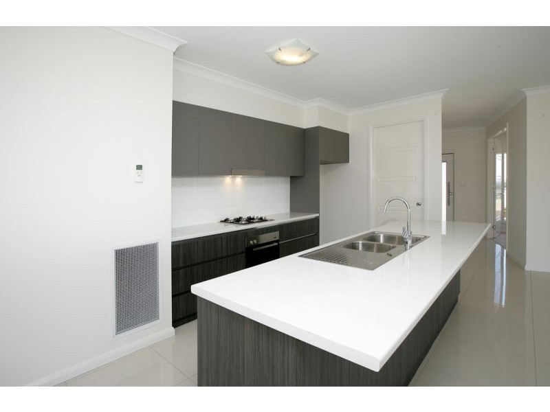 13 Murndal Place, Bourkelands NSW 2650