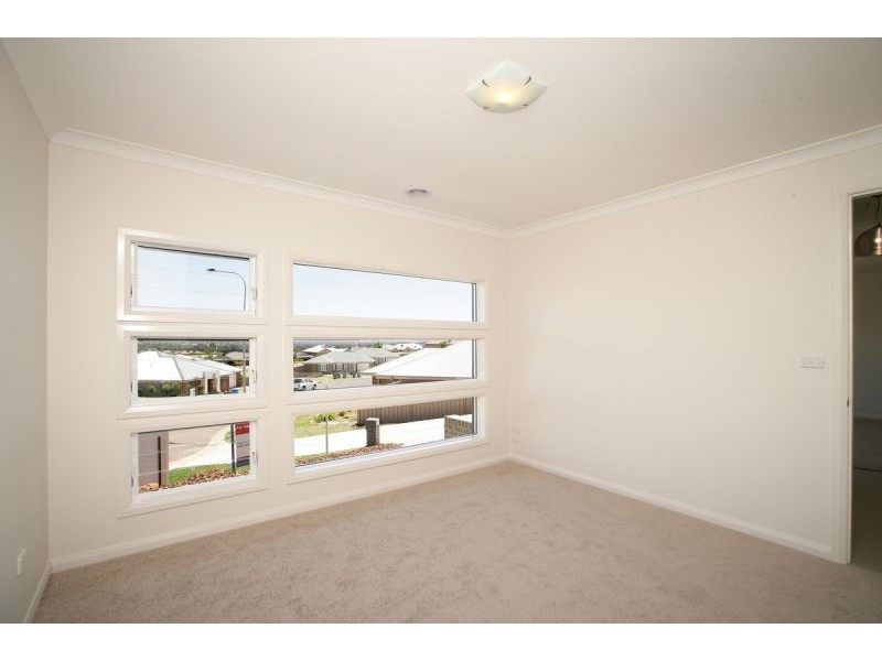 13 Murndal Place, Bourkelands NSW 2650