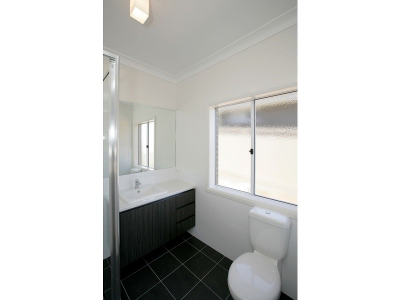 13 Murndal Place, Bourkelands NSW 2650