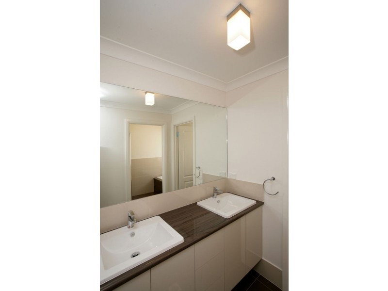 67 Kaloona Drive, Bourkelands NSW 2650