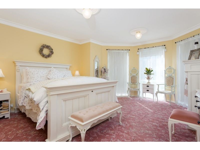 7 Keane Place, Kooringal NSW 2650