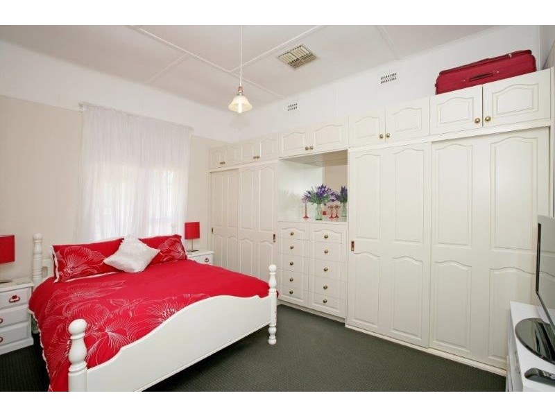 84 Hill Street, Junee NSW 2663