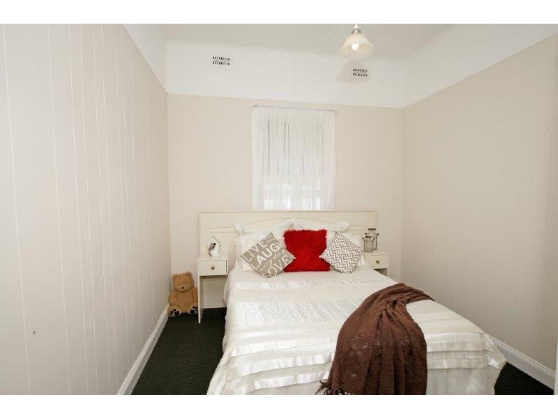 84 Hill Street, Junee NSW 2663