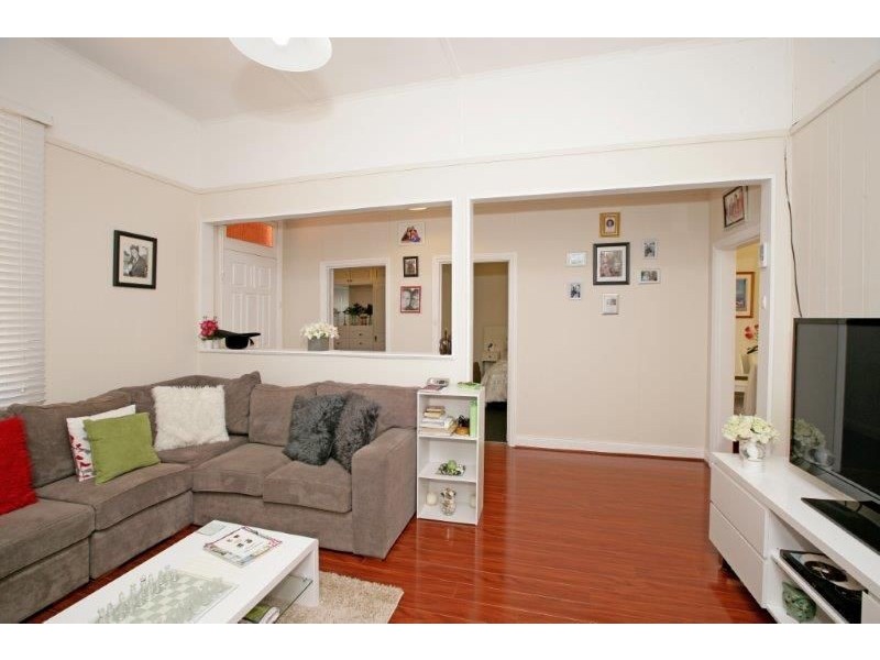 84 Hill Street, Junee NSW 2663