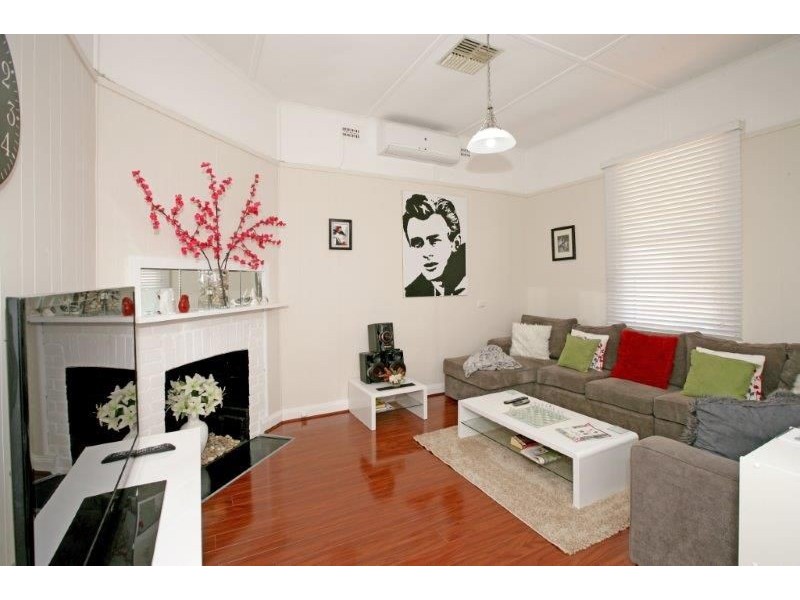 84 Hill Street, Junee NSW 2663