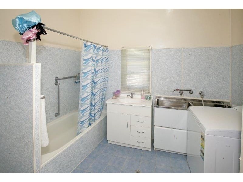 84 Hill Street, Junee NSW 2663