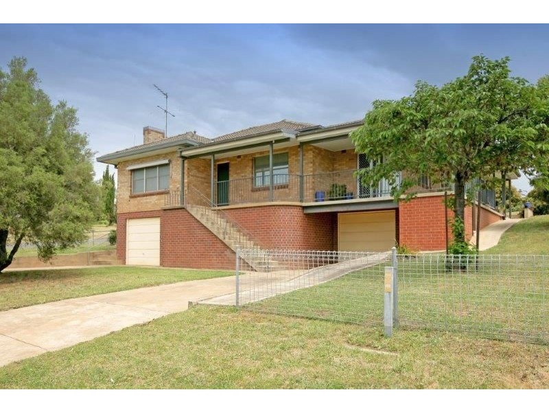 9 Kitchener Street, Junee NSW 2663