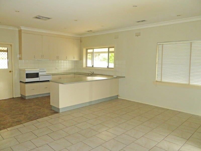 9 Kitchener Street, Junee NSW 2663