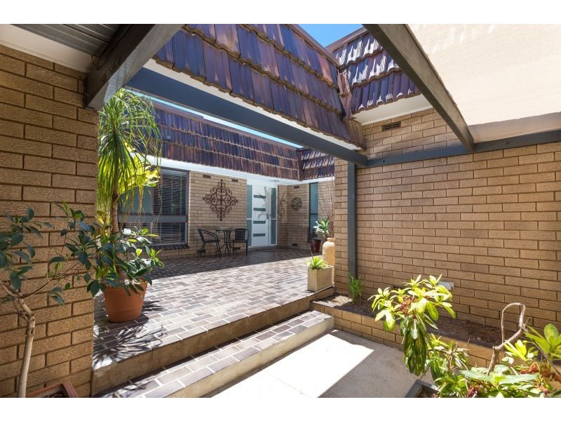 13 Ries Crescent, Tolland NSW 2650