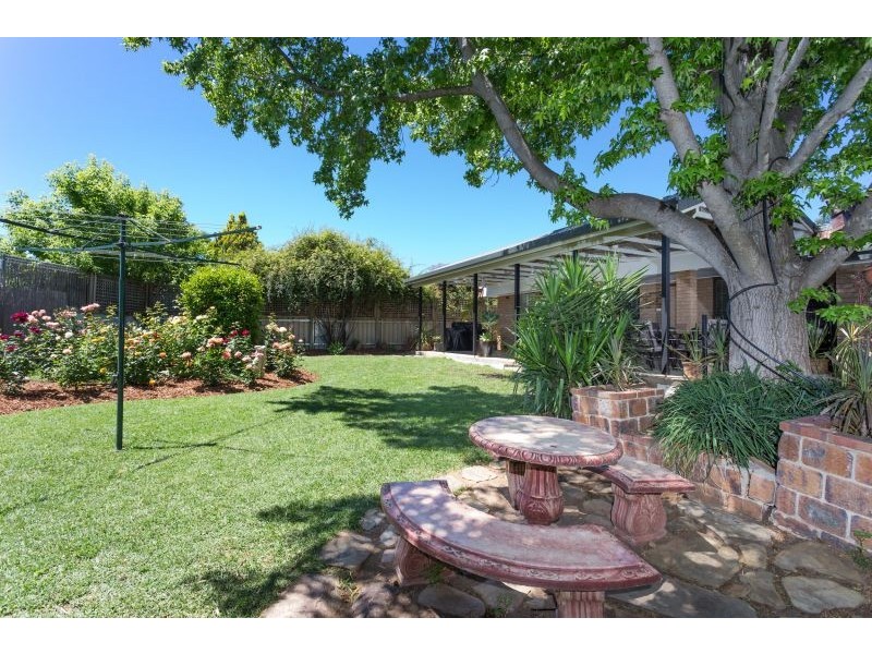 13 Ries Crescent, Tolland NSW 2650