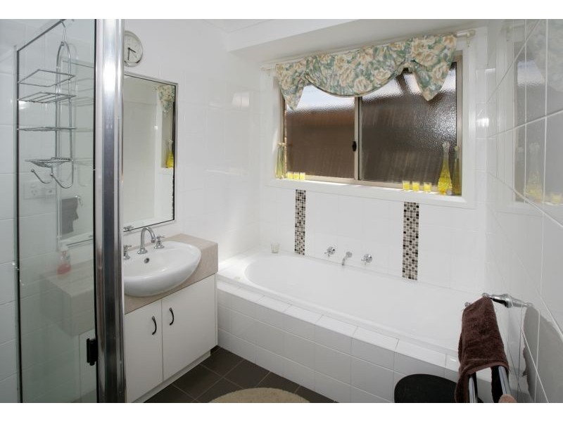 53 Barrima Drive, Glenfield Park NSW 2650