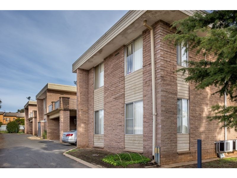 5/1a Joyes Place, Tolland NSW 2650