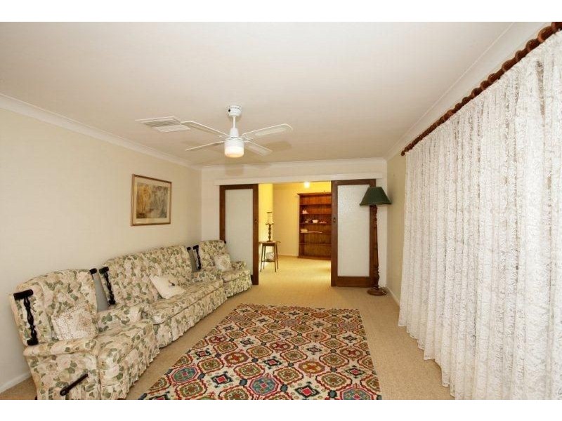 25 Acacia Street, Junee NSW 2663