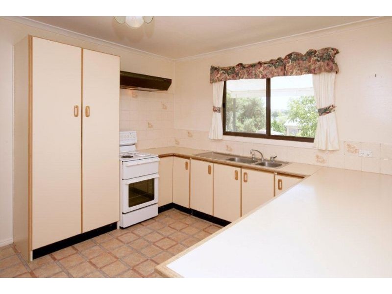 94 Hampden Avenue, North Wagga Wagga NSW 2650