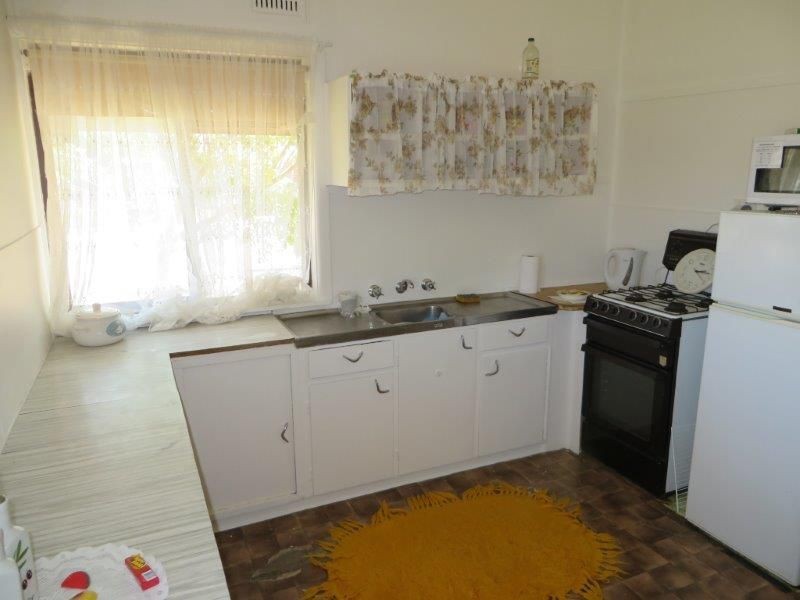 10 Fitzroy St, Junee NSW 2663