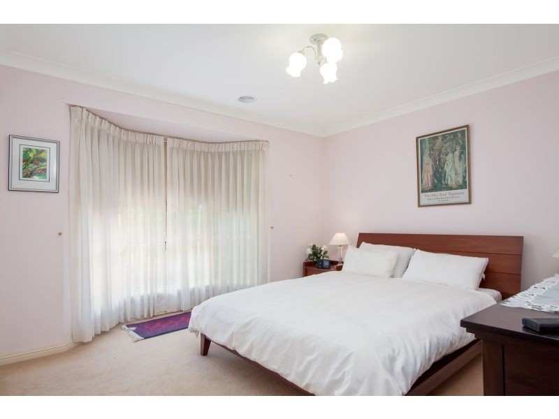 19 Amaroo Street, Kooringal NSW 2650