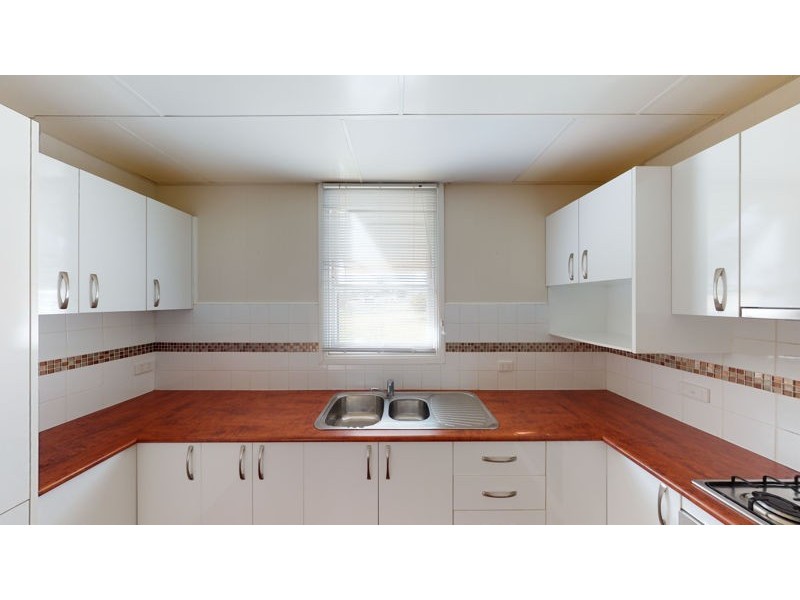 84 Hill Street, Junee NSW 2663