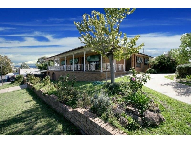 39 Bolton St, Junee NSW 2663