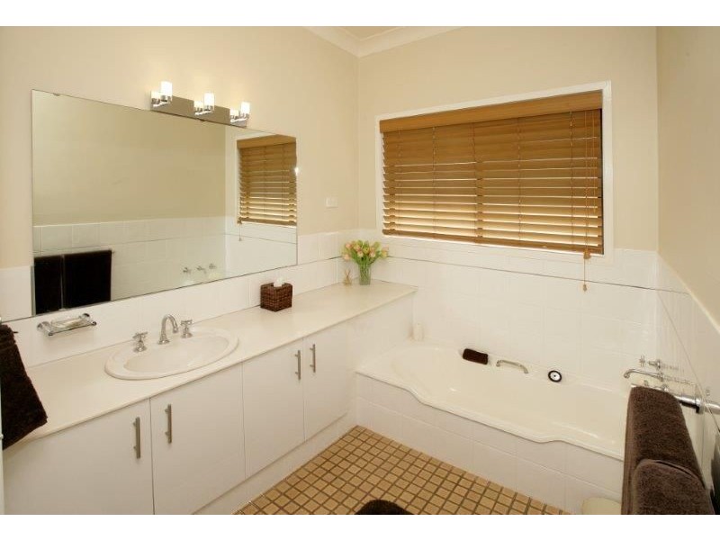 39 Bolton St, Junee NSW 2663