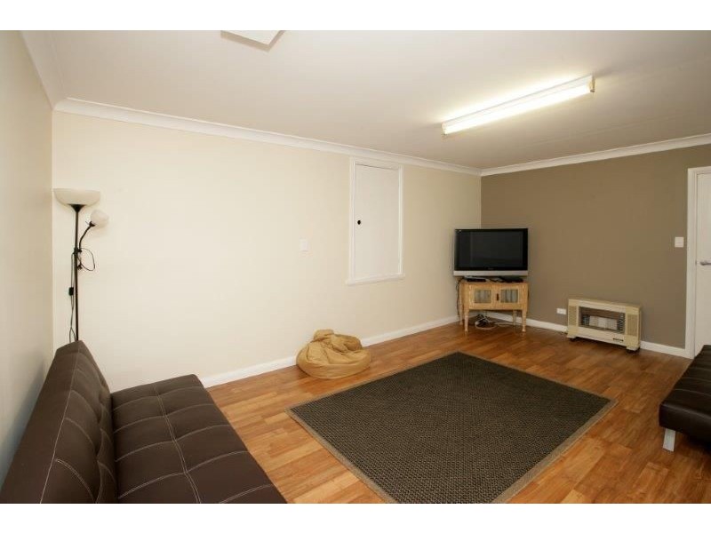 39 Bolton St, Junee NSW 2663