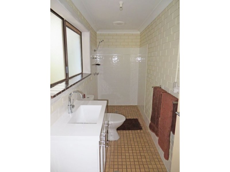 39 Bolton St, Junee NSW 2663