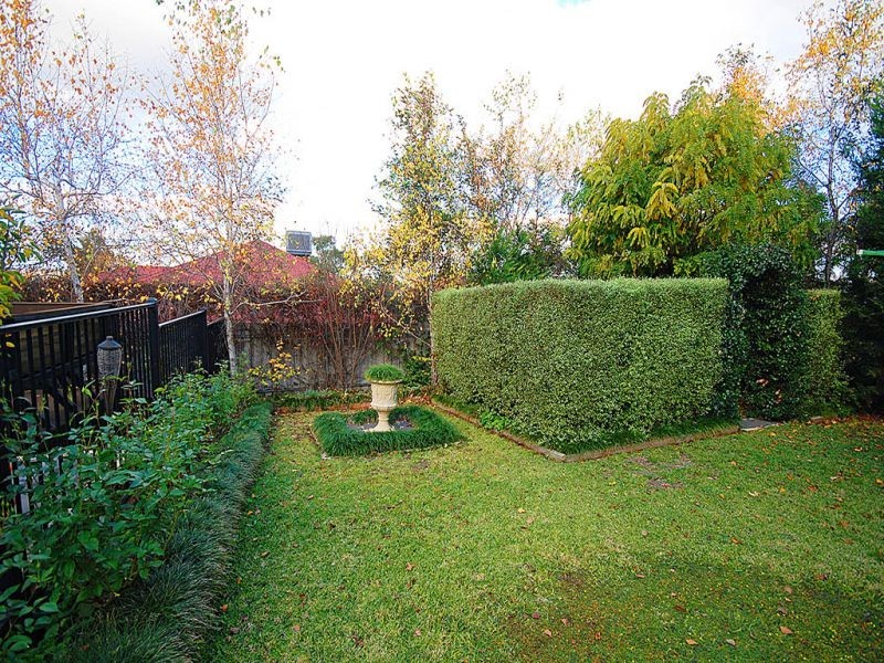 8 Headley Place, Wagga Wagga NSW 2650