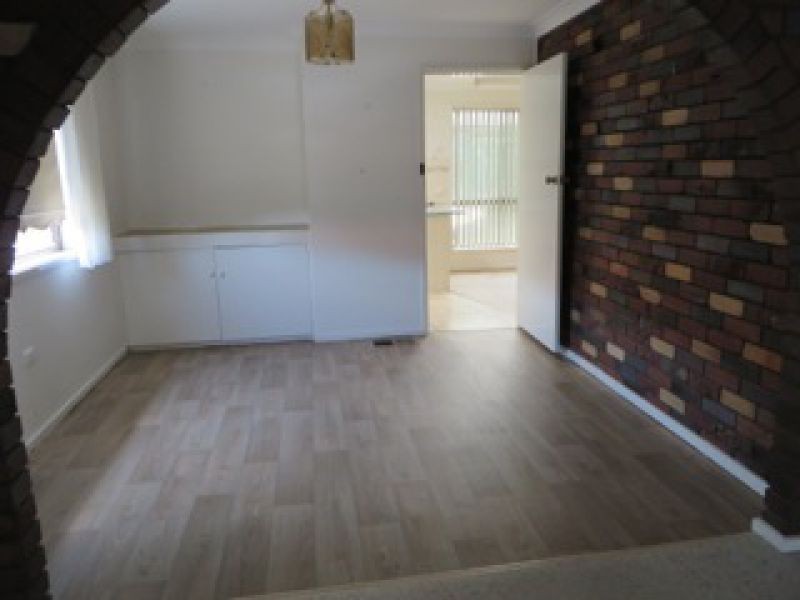 2 Macintosh Place, Wagga Wagga NSW 2650